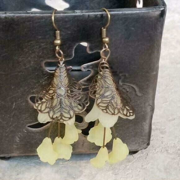 Frosted Tulip Filigree Earrings Orange - Picture 1 of 2